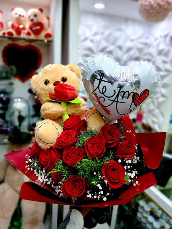 BOUQUET DE ROSAS (No incluye peluche y globo)