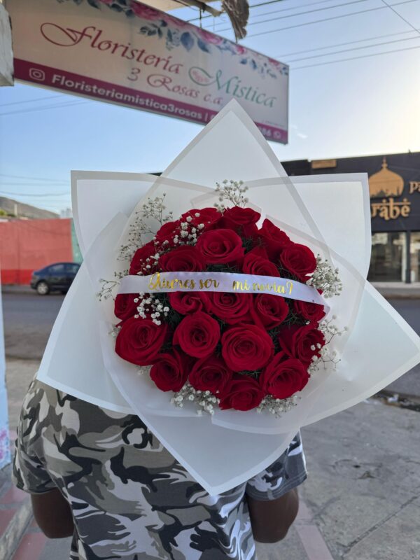 BOUQUET DE ROSAS EN VARIOS ESTILOS - Imagen 4